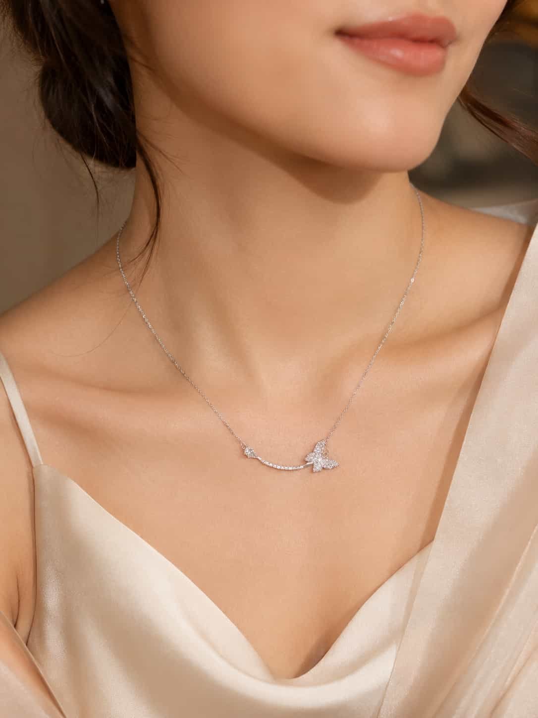 butterfly-curve-sparkle-necklace