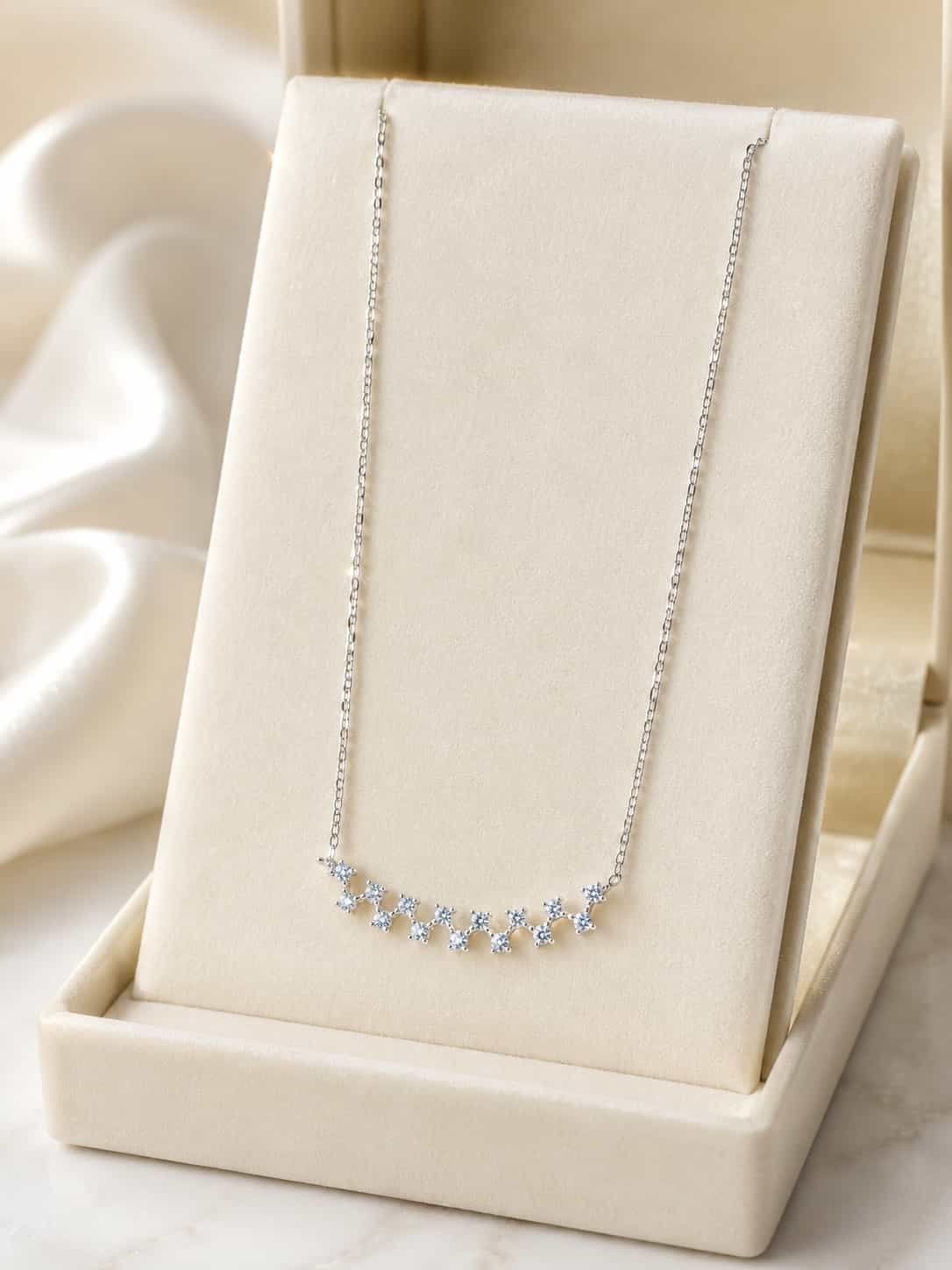 spark-curve-pendant-necklace